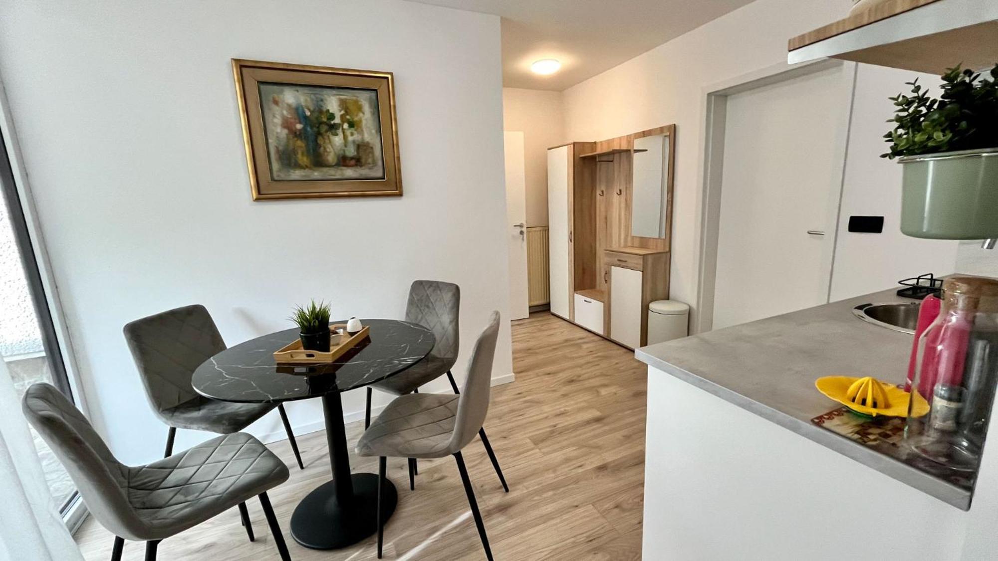Apartment Mali Raj *