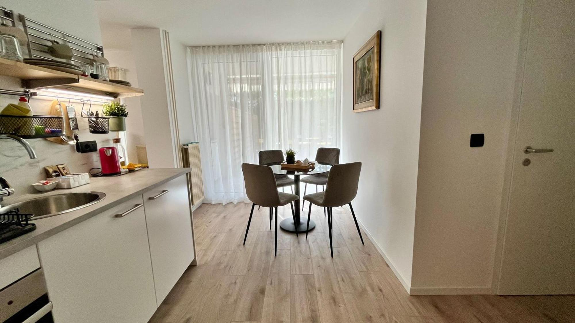 Mali Raj Apartma Menges